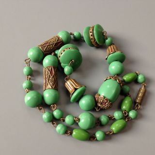 Vintage Art Deco Czech Green Peking Glass Bead Necklace In The Manner Of Neiger