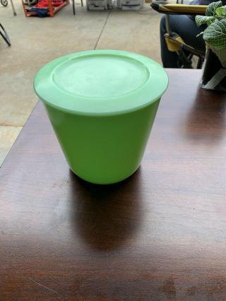 Rare Vintage Round Mckee Jadeite Covered Canister With Lid Refrigerator Leftover