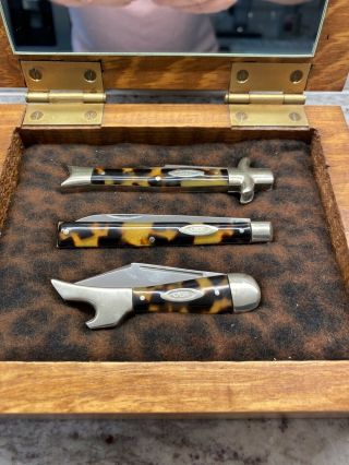W.  R.  Case & Sons Classic 3 Knife Set With Presentation Box / Vintage
