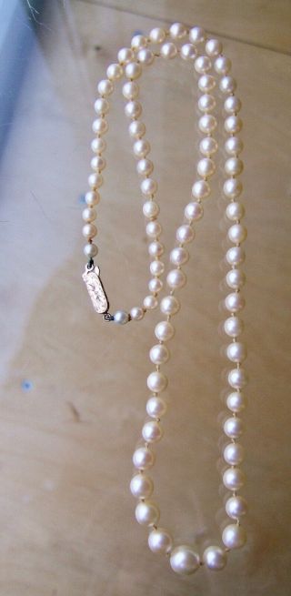CHARMING,  LONG,  VINTAGE,  REAL PEARL NECKLACE WITH 9ct GOLD ENGRAVED CATCH 2