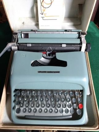Vtg 1960s Olivetti Underwood Studio 44 Portable Typewriter W/case & Instructions