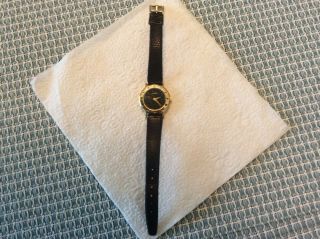 Vintage Womens Gucci Watch,  Black And Gold,  39980,  3000.  2.  L,  Gold Plated G10m