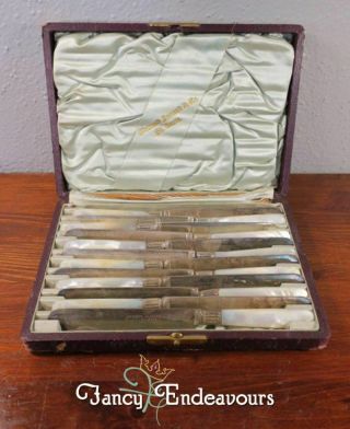 Boxed Set Of Antique Pearl Handle Knives Mermod Jaccard & Co.  St.  Louis
