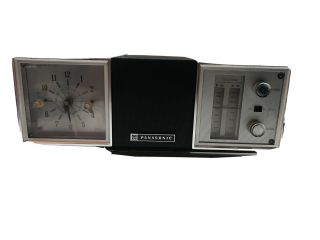 Vintage Wood Panel Silver Panasonic Model Rc - 7467 Solid State Am/fm Clock Radio