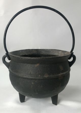 Vintage Small Cast Iron Bulge Kettle 3 Leg Bean Pot 5 ½” Cauldron Drum