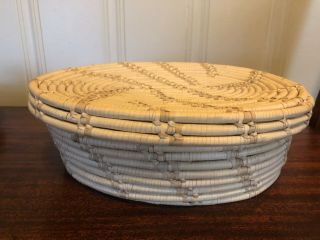 Charleston SC Vintage Oval Woven Sweetgrass Basket With Lid 2