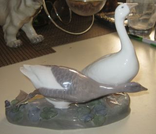 Vintage Royal Copenhagen Denmark Porcelain Figurine Of Two Geese 609