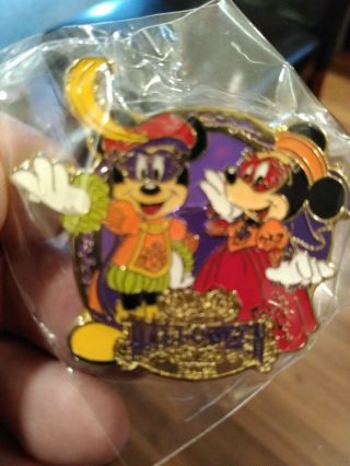 2012 Japan Tokyo Disney Sea Halloween Mickey Minnie Mardi Gras Pin