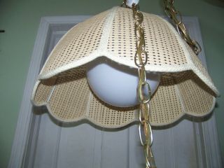 Vntg Wicker Rattan Umbrella Swag Lamp 18 " Hanging Light Globe Mcm Tan Shade