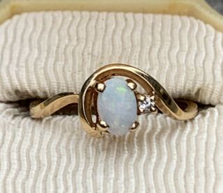 Vintage Estate 14k Gold Opal Ring With Diamond Accent - 1.  56 Grams - Size 5.  5
