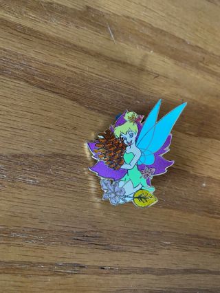 Disney Pin - - Tinker Bell - - Tink With Leaves In Autumn - - Le250