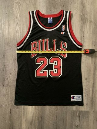 Vintage Michael Jordan 23 Chicago Bulls Champion Nba Jersey Black Alt Size 44