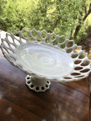Vintage Westmoreland Milk Glass Round Footed Fruit Bowl On A Stand Lattice Edge