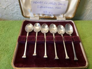 A Good Cased Set Of Six Solid Silver Tea/coffee Spoons