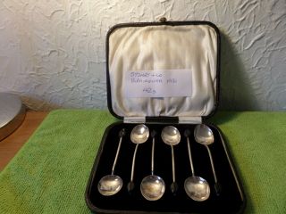 A Good Cased Set Of Six Solid Silver Coffee Bean Spoons
