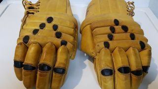Vintage All Leather Playmaker Hockey Gloves