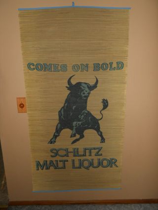 (vtg) 1973 Schlitz Malt Liquor Beer Wall Mat Bull Back Bar Sign Man Cave Rare