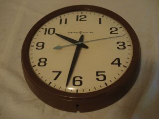 Vintage Ge General Electric 14 " Brown School Clock
