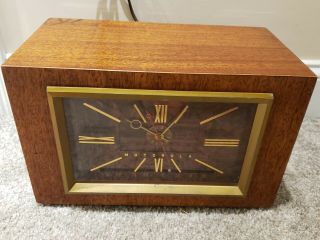 Vintage 1953 Motorola 62cw Mid Century Wood Case Am Deco Vacuum Tube Clock Radio