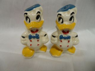 Vintage Walt Disney Donald Duck Ceramic Glazed Salt & Pepper Set C44