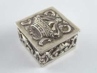 LOVELY VINTAGE SOLID STERLING SILVER PILL / RING BOX EMBOSSED CROWN 1975 2
