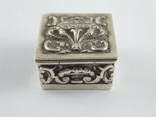 LOVELY VINTAGE SOLID STERLING SILVER PILL / RING BOX EMBOSSED CROWN 1975 3