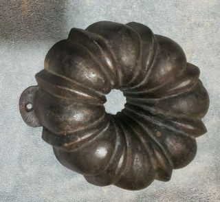 Vintage Cast Iron Bundt Cake Pan