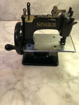 Vintage Singer Sewhandy Model 20 Sewing Machine Child’s Toy Salesman Sample 2