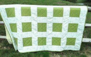 Vintage Retro Green and White Floral Quilt 81 x 96 Mid Century Mod 2