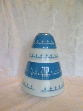Vintage Pyrex Snowflake Garland Cinderella Nesting Mixing Bowls - Set