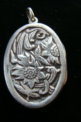 Vintage Art Nouveau Flower Hinged Sterling Silver Pill Box 1 - 1/2 X 1 inch wide 2