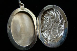 Vintage Art Nouveau Flower Hinged Sterling Silver Pill Box 1 - 1/2 X 1 inch wide 3