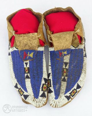 19th C.  Native American Indian Cheyenne Sioux Plains Beaded Moccasins Parfleche 2