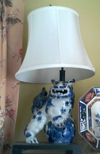 Vintage Foo Dog Table Lamp Large Blue And White Porcelain