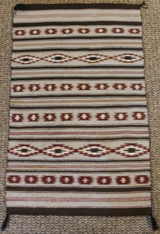 Navajo Rug Chinle Classic Revival 28 " X 45 " Late 20th Century