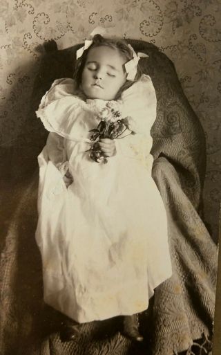 Rare 1880s Post Mortem Photo Young Baby Girl Parent Holding Her Under Blanket