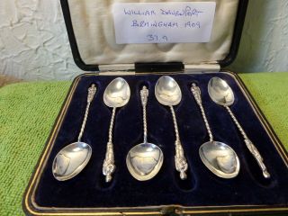 A Lovely Cased Set Of Six Solid Silver Apostle Spoons