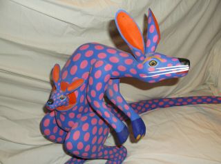 VINTAGE LARGE OAXACAN WOOD CARVING KANGAROO AND JOEY BY 1st WAVE CARVER L.  PABLO 2