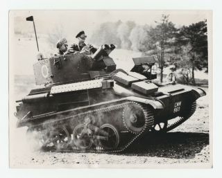 1938 Wwii Press Photo Sultan Of Oman And Muscat Rides In British Tank,  Aldershot