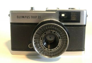 Vintage Olympus Trip 35 Point & Shoot 35mm Film Camera In Great Shape