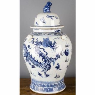 24 " Chinese Oriental Porcelain Ginger Jar Blue & White Lion Finial Dragon Motif