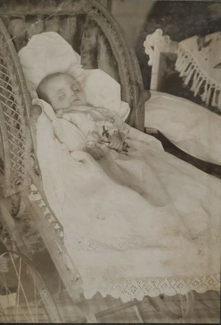 Antique Post Mortem Baby Cabinet Card Photo Dead Death Photograph Old Victorian