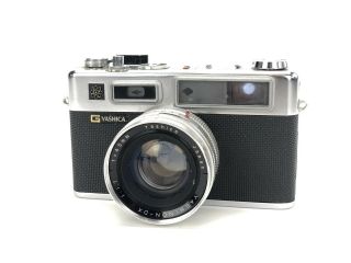 Vintage Yashica Electro 35 Gsn Camera W/ 1:1.  7 Lens,  45mm.  W/ Case