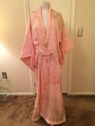 Vintage Japanese Women’s Silk Embroidered Kimono Robe Lt Pink W/belt