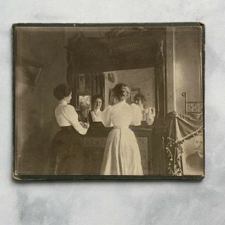 Women Looking In Mirror Back To Camera Cabinet Card Antique Victorian Photo