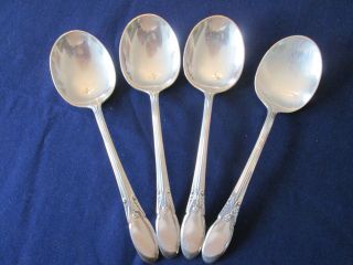Set 4 Gumbo Soup Spoons Vintage Alvin Silverplate Cameo Pattern: Lovely