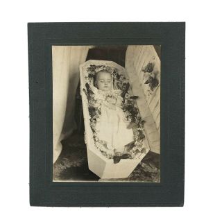 Post Mortem Photo,  Victorian Cabinet Card,  Child In Coffin