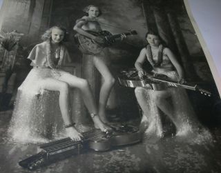 Vintage Photograph Teenage Hula Girls Playing Steel Guitars - Amputee No Arms 4