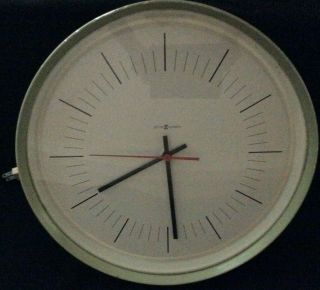 Vintage Howard Miller Art Deco Electrical Wall Clock 13 - 3/4 " Diameter