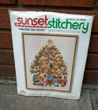 Sunset Stitchery Christmas Tree Fantasy Vintage (1978) Embroidery Kit 16x20